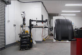 Alloy wheel straightener